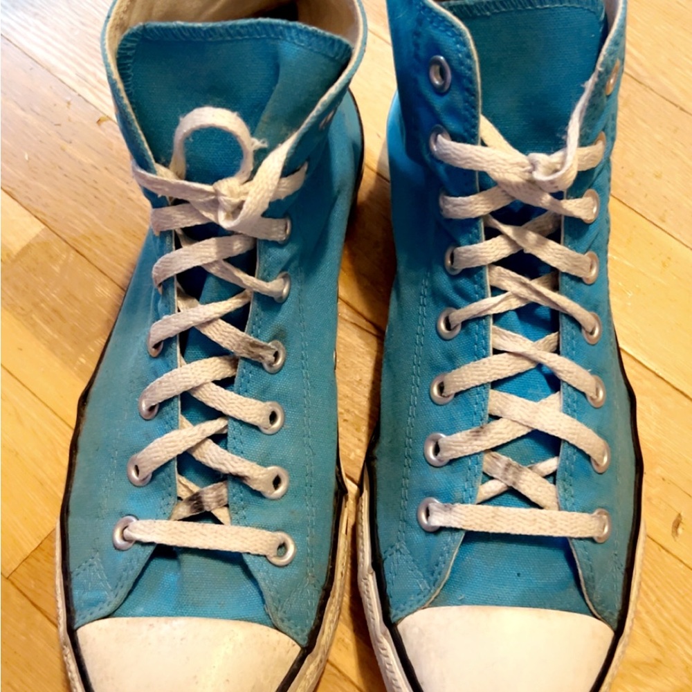 Converse All Stars Unisex White and Blue Sneakers